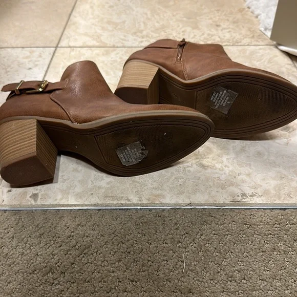 Express Booties - Picture 4 of 6